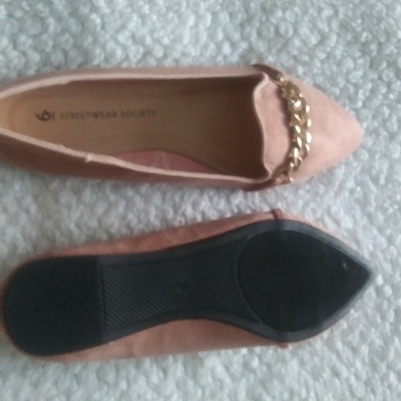 Pink with gold breaded on top of shoes - Picture 4 of 5